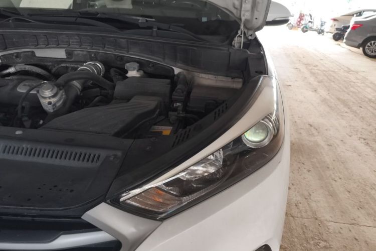 Used Hyundai Tucson 2015 1.6T Dual-Clutch Two-Wheel-Drive Smart Model Engine Bay Left