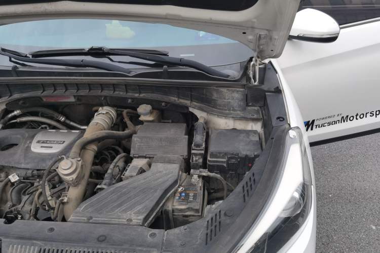 Used Hyundai Tucson 2015 1.6T Dual-Clutch Two-Wheel-Drive Smart Model Engine Bay Left