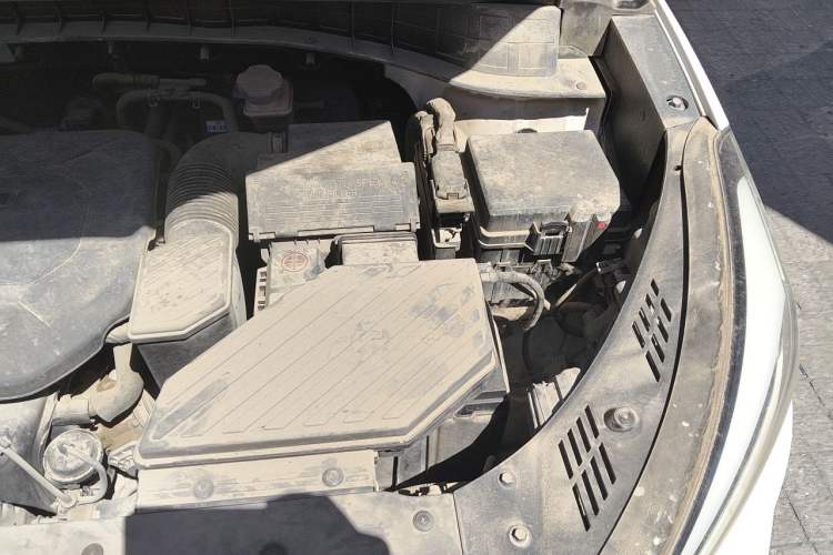 Used Hyundai Tucson 2015 2.0L Automatic Two-Wheel Drive Smart Version Engine Bay Left