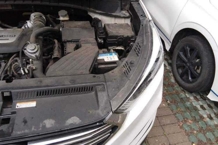 Used Hyundai Tucson 2015 1.6T Dual-Clutch Four-Wheel Drive Flagship Model Engine Bay Left