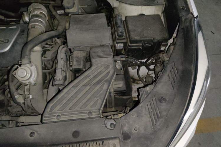 Used Hyundai Tucson 2015 1.6T Dual-Clutch Two-Wheel-Drive Smart Model Engine Bay Left