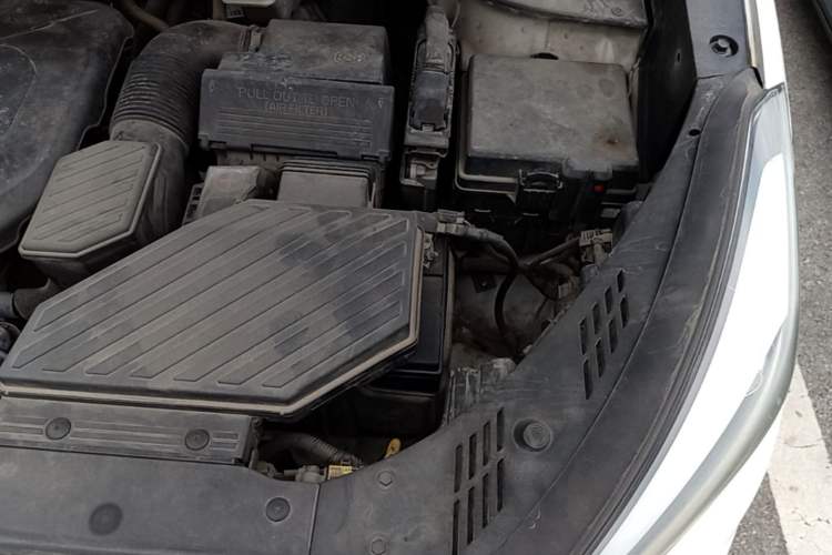 Used Hyundai Tucson 2015 2.0L Automatic Two-Wheel Drive Smart Version Engine Bay Left