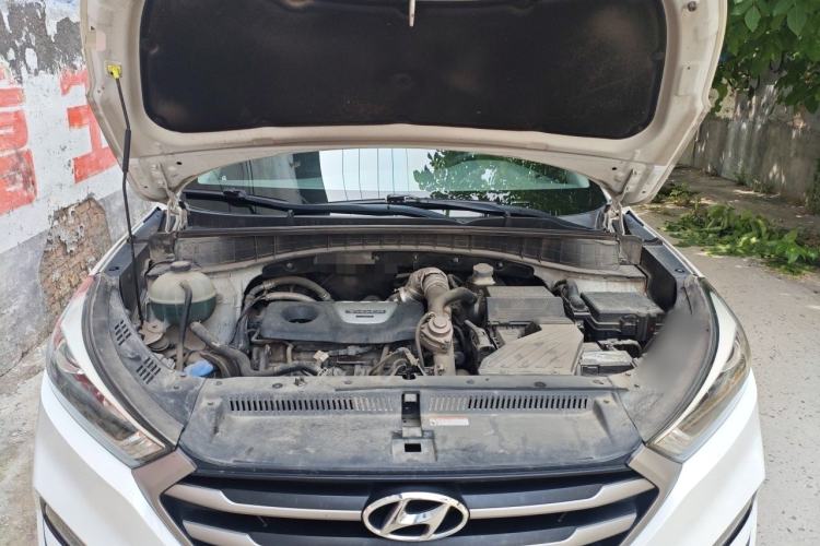 Used Hyundai Tucson 2015 1.6T Dual-Clutch Two-Wheel-Drive Leading Model Engine Bay