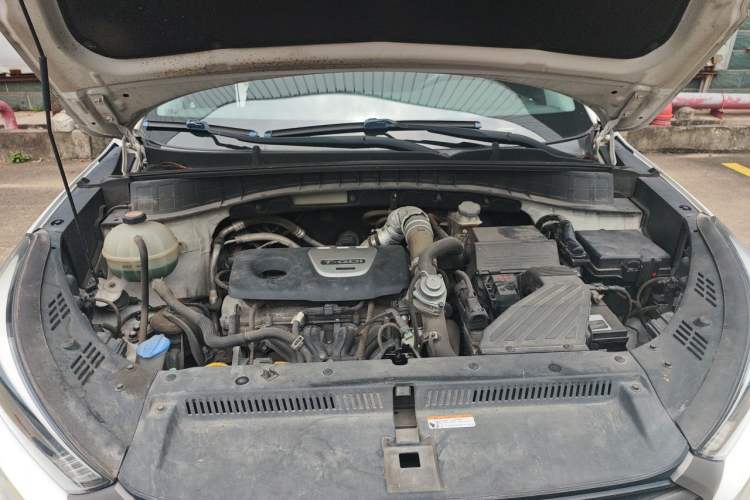 Used Hyundai Tucson 2015 1.6T Dual-Clutch Four-Wheel Drive Flagship Model Engine Bay
