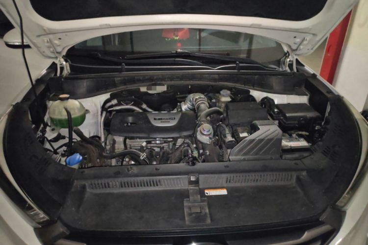 Used Hyundai Tucson 2015 1.6T Dual-Clutch Two-Wheel-Drive Leading Model Engine Bay