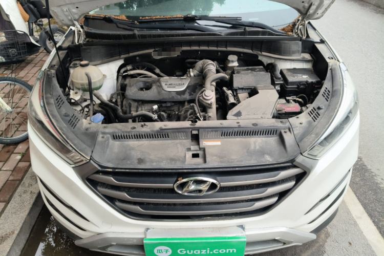 Used Hyundai Tucson 2015 1.6T Dual-Clutch Two-Wheel-Drive Leading Model Engine Bay