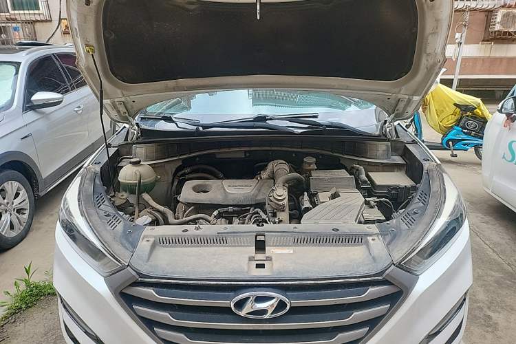 Used Hyundai Tucson 2015 1.6T Dual-Clutch Two-Wheel-Drive Smart Model Engine Bay