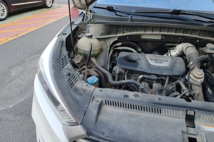Used Hyundai Tucson 2015 1.6T Dual-Clutch Two-Wheel-Drive Leading Model Engine Bay Right