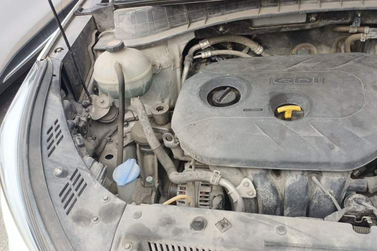 Used Hyundai Tucson 2015 2.0L Automatic Two-Wheel Drive Smart Version Engine Bay Right