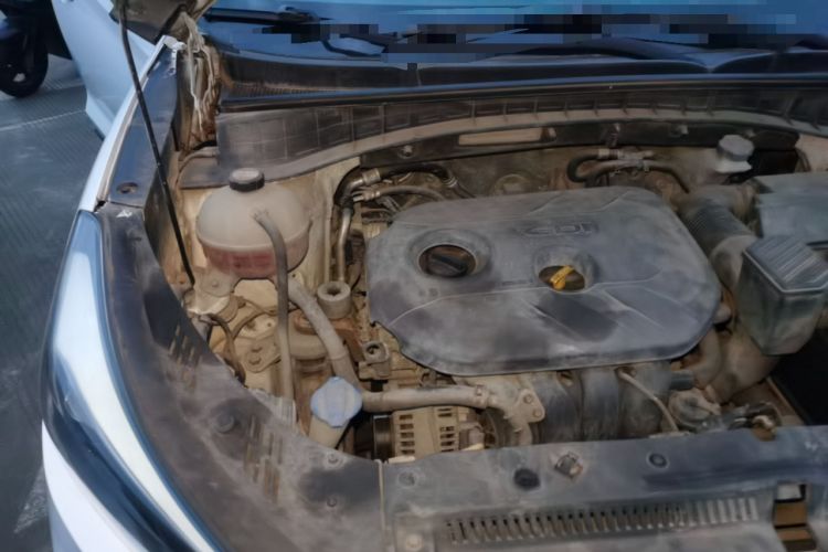 Used Hyundai Tucson 2015 2.0L Automatic Two-Wheel Drive Smart Version Engine Bay Right