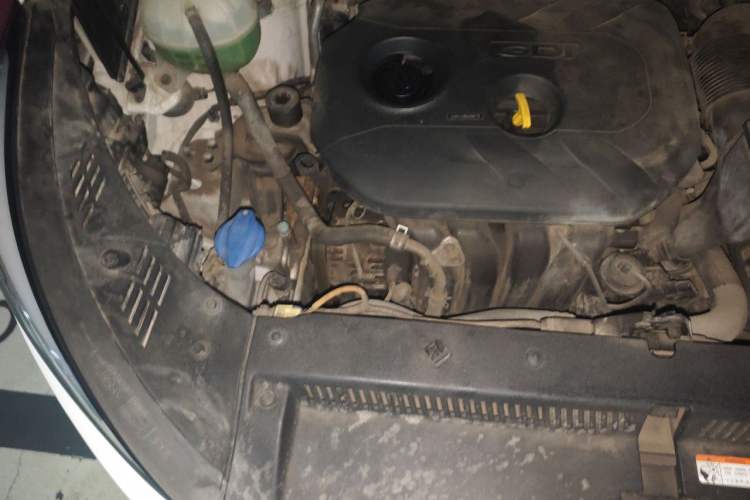 Used Hyundai Tucson 2015 2.0L Automatic Two-Wheel Drive Smart Version Engine Bay Right