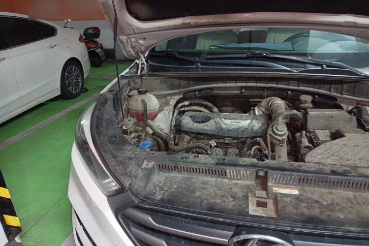 Used Hyundai Tucson 2015 1.6T Dual-Clutch Two-Wheel-Drive Smart Model Engine Bay Right