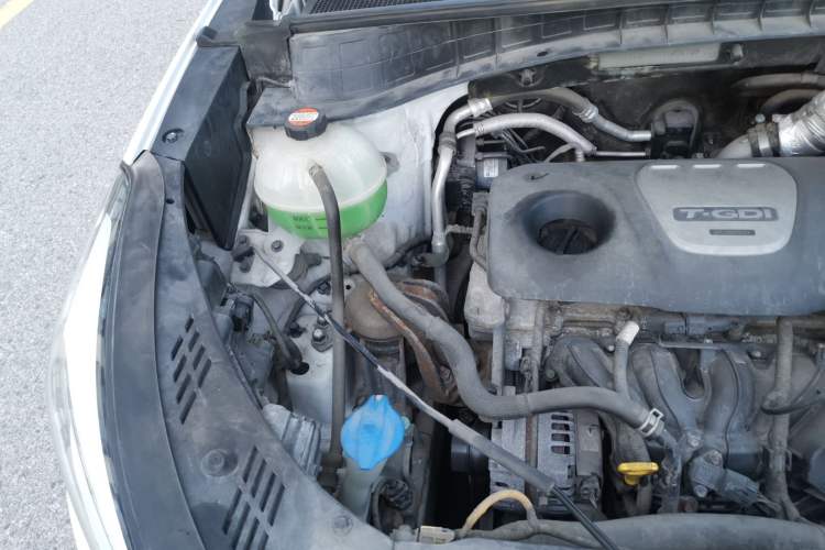 Used Hyundai Tucson 2015 1.6T Dual-Clutch Two-Wheel-Drive Leading Model Engine Bay Right
