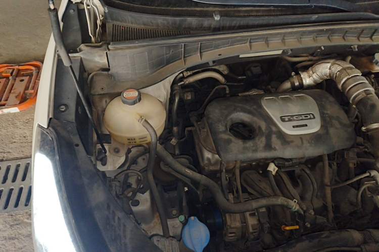 Used Hyundai Tucson 2015 1.6T Dual-Clutch Two-Wheel-Drive Smart Model Engine Bay Right