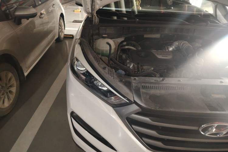Used Hyundai Tucson 2015 1.6T Dual-Clutch Two-Wheel-Drive Smart Model Engine Bay Right