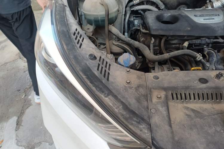 Used Hyundai Tucson 2015 1.6T Dual-Clutch Two-Wheel-Drive Smart Model Engine Bay Right