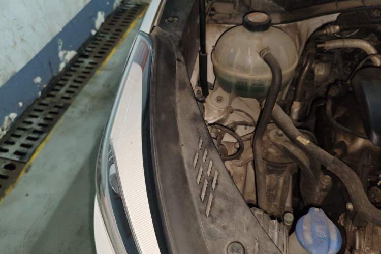 Used Hyundai Tucson 2015 1.6T Dual-Clutch Two-Wheel-Drive Smart Model Engine Bay Right