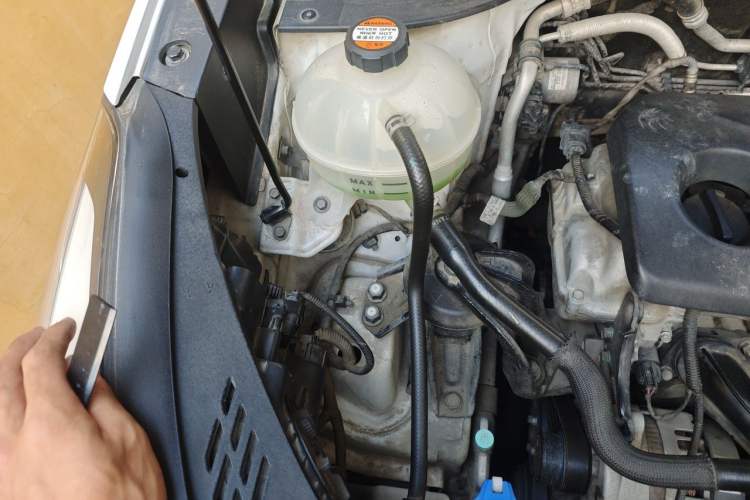 Used Hyundai Tucson 2015 1.6T Dual-Clutch Two-Wheel-Drive Smart Model Engine Bay Right