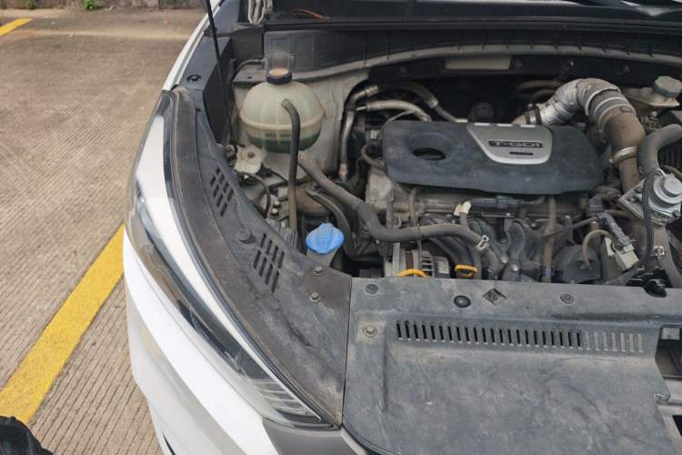Used Hyundai Tucson 2015 1.6T Dual-Clutch Four-Wheel Drive Flagship Model Engine Bay Right