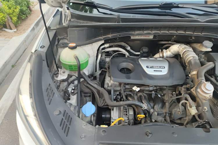 Used Hyundai Tucson 2015 1.6T Dual-Clutch All-Wheel-Drive Premium Model Engine Bay Right