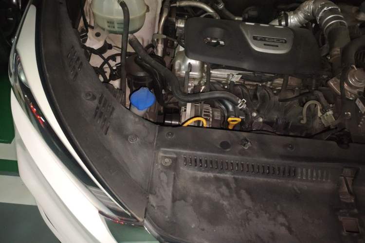 Used Hyundai Tucson 2015 1.6T Dual-Clutch All-Wheel-Drive Premium Model Engine Bay Right