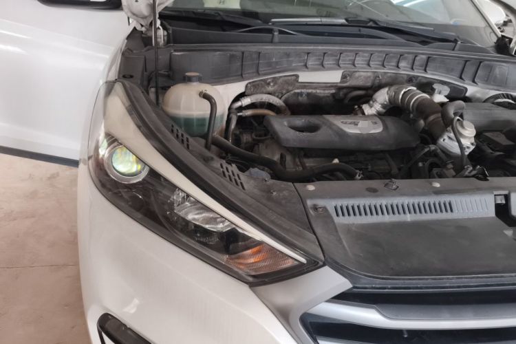 Used Hyundai Tucson 2015 1.6T Dual-Clutch Two-Wheel-Drive Smart Model Engine Bay Right