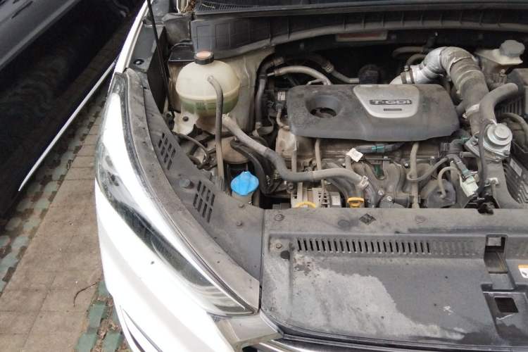 Used Hyundai Tucson 2015 1.6T Dual-Clutch Four-Wheel Drive Flagship Model Engine Bay Right
