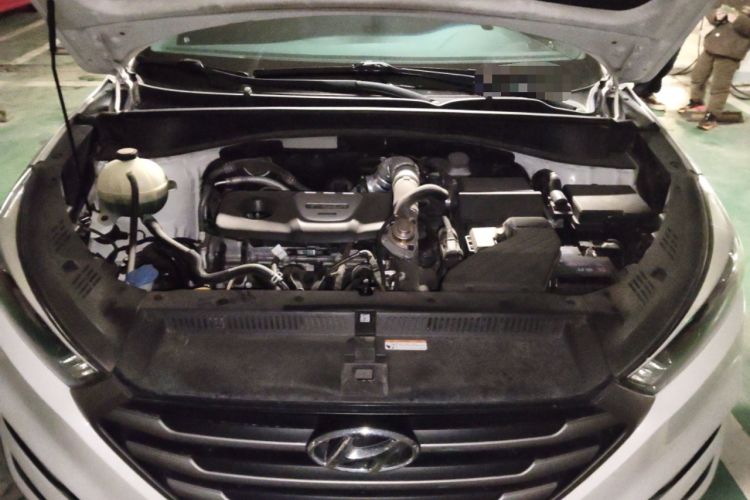 Used Hyundai Tucson 2015 1.6T Dual-Clutch Two-Wheel-Drive Leading Model Engine Bay