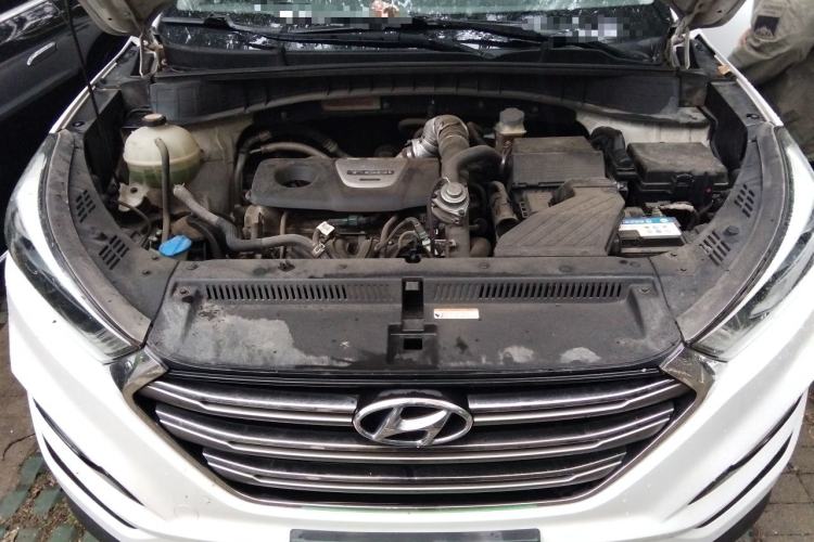 Used Hyundai Tucson 2015 1.6T Dual-Clutch Four-Wheel Drive Flagship Model Engine Bay