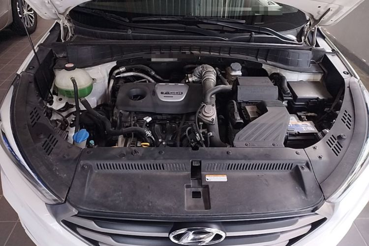 Used Hyundai Tucson 2015 1.6T Dual-Clutch Two-Wheel-Drive Leading Model Engine Bay