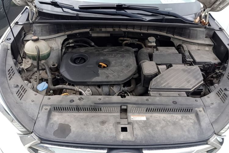 Used Hyundai Tucson 2015 2.0L Automatic Two-Wheel Drive Smart Version Engine Bay