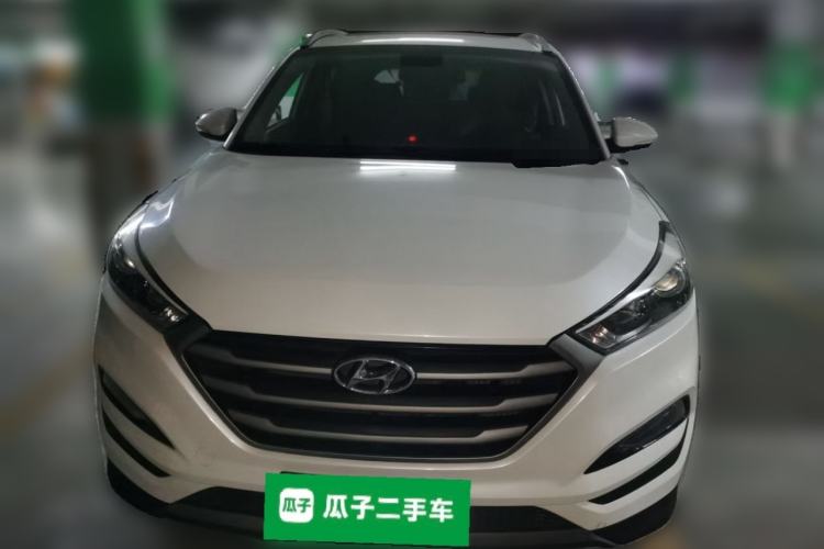 Used Hyundai Tucson 2015 1.6T Dual-Clutch Two-Wheel-Drive Smart Model Exterior 1