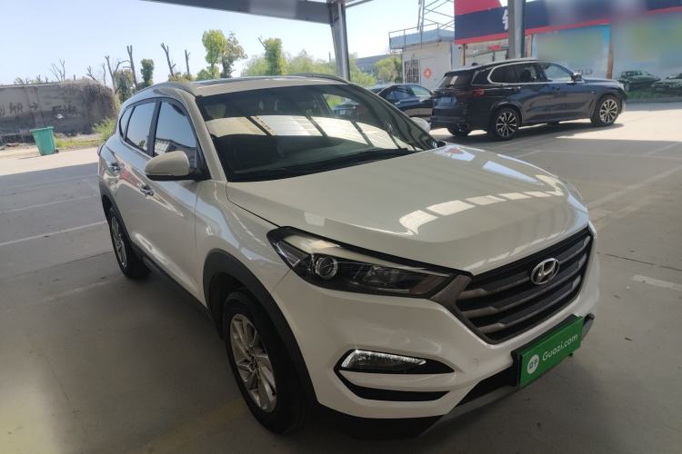 Used Hyundai Tucson 2015 1.6T Dual-Clutch Two-Wheel-Drive Smart Model Exterior 1
