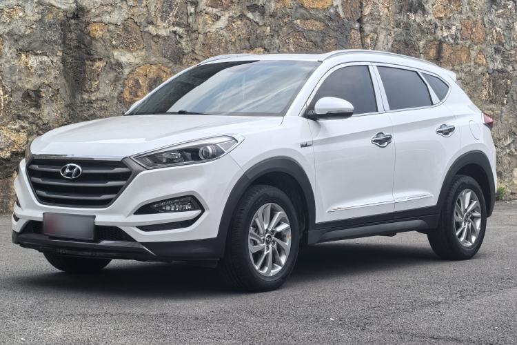 Used Hyundai Tucson 2015 1.6T Dual-Clutch Two-Wheel-Drive Smart Model Exterior 1
