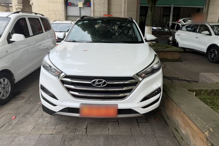Used Hyundai Tucson 2015 1.6T Dual-Clutch Two-Wheel-Drive Smart Model Exterior 1