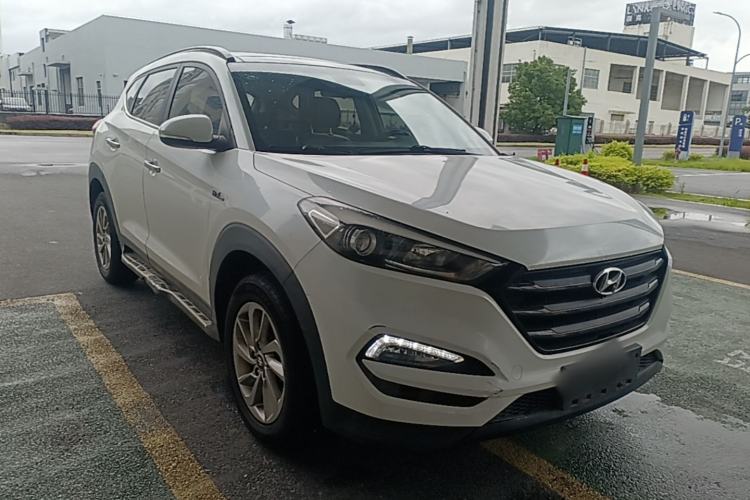 Used Hyundai Tucson 2015 1.6T Dual-Clutch Two-Wheel-Drive Smart Model Exterior 1