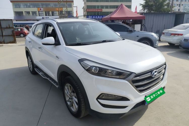 Used Hyundai Tucson 2015 1.6T Dual-Clutch Two-Wheel-Drive Smart Model Exterior 1