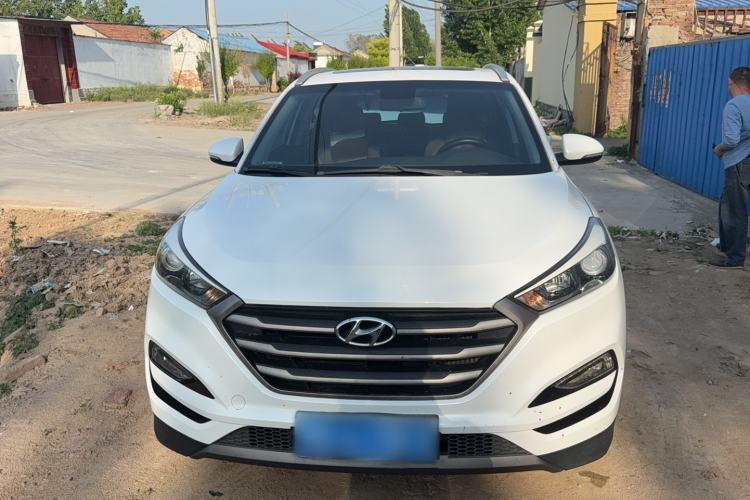 Used Hyundai Tucson 2015 1.6T Dual-Clutch Two-Wheel-Drive Smart Model Exterior 1