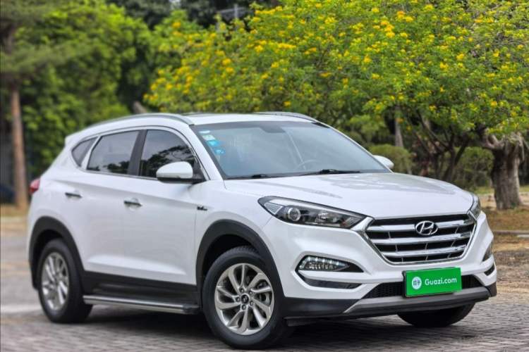 Used Hyundai Tucson 2015 1.6T Dual-Clutch Two-Wheel-Drive Smart Model Exterior 1