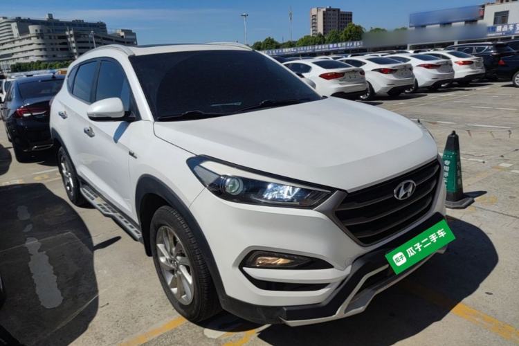 Used Hyundai Tucson 2015 1.6T Dual-Clutch Two-Wheel-Drive Smart Model Exterior 1