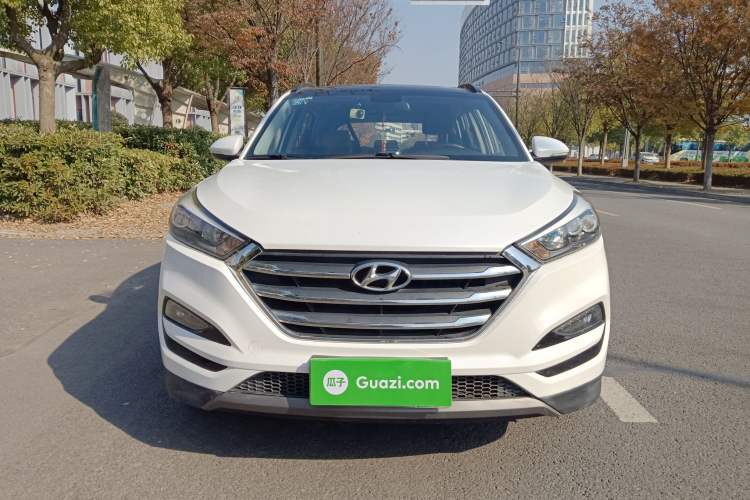 Used Hyundai Tucson 2015 1.6T Dual-Clutch Four-Wheel Drive Flagship Model Exterior 1