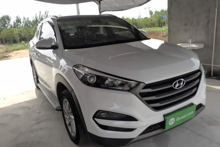 Used Hyundai Tucson 2015 1.6T Dual-Clutch Two-Wheel-Drive Smart Model Exterior 1