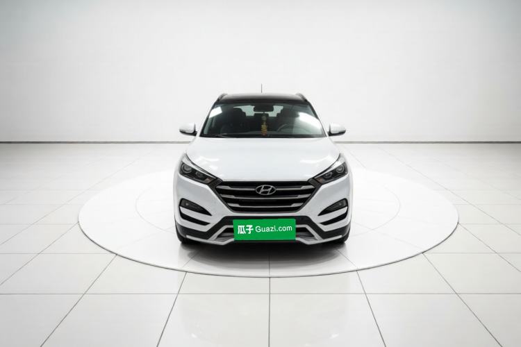 Used Hyundai Tucson 2015 1.6T Dual-Clutch Two-Wheel-Drive Smart Model Exterior 1