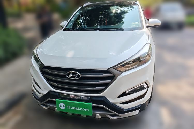 Used Hyundai Tucson 2015 1.6T Dual-Clutch Two-Wheel-Drive Smart Model Exterior 1