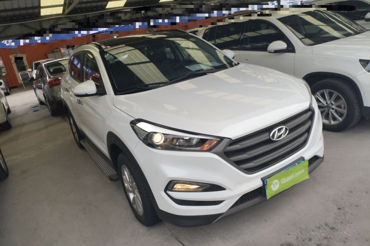 Used Hyundai Tucson 2015 1.6T Dual-Clutch Two-Wheel-Drive Smart Model Exterior 1