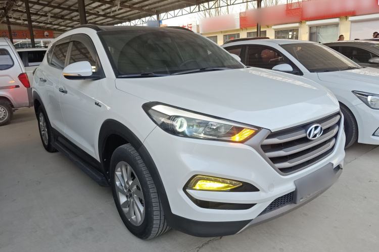 Used Hyundai Tucson 2015 1.6T Dual-Clutch Two-Wheel-Drive Smart Model Exterior 1