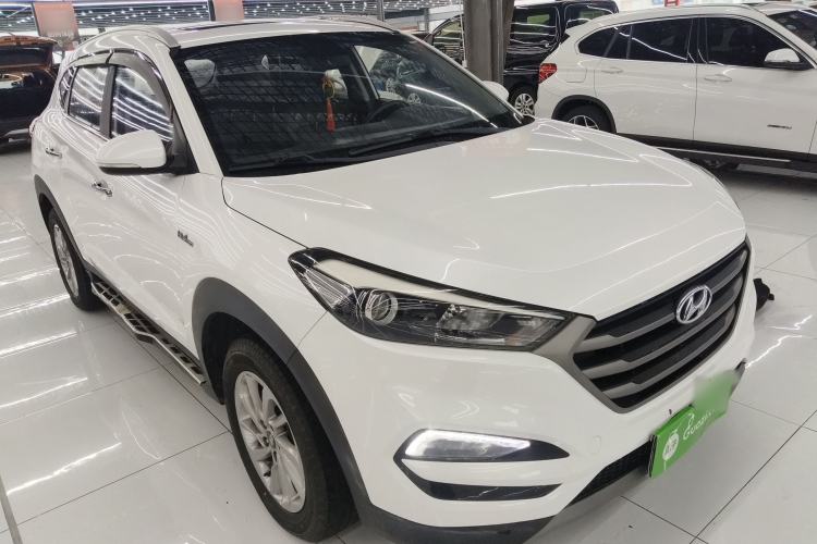 Used Hyundai Tucson 2015 1.6T Dual-Clutch Two-Wheel-Drive Smart Model Exterior 1