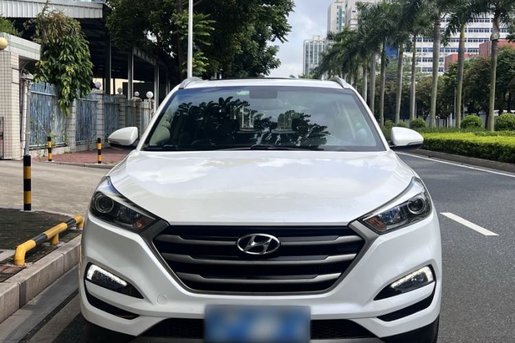 Used Hyundai Tucson 2015 1.6T Dual-Clutch Two-Wheel-Drive Smart Model Exterior 1