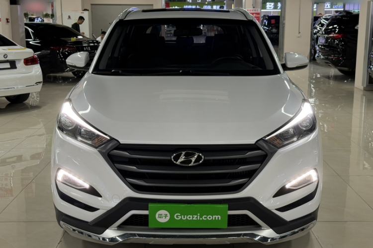 Used Hyundai Tucson 2015 1.6T Dual-Clutch Two-Wheel-Drive Smart Model Exterior 1