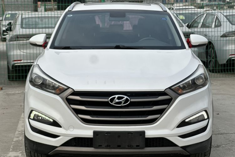 Used Hyundai Tucson 2015 1.6T Dual-Clutch Two-Wheel-Drive Smart Model Exterior 1